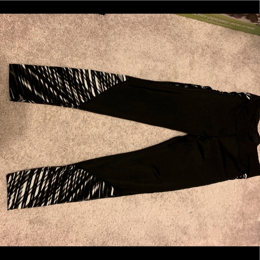 Women’s Workout Pants/DC United Shirt